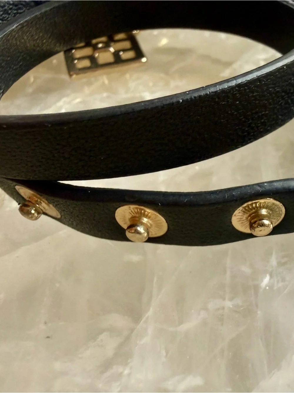 N/A stylish gold